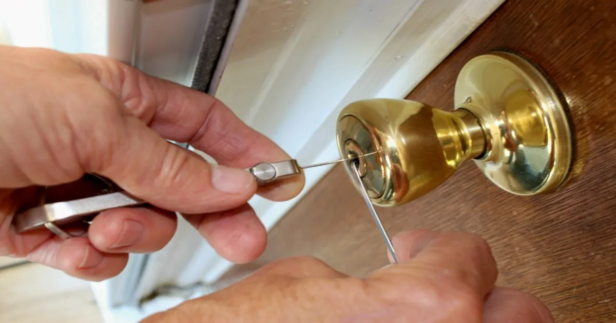 What Services Do Locksmiths Provide?