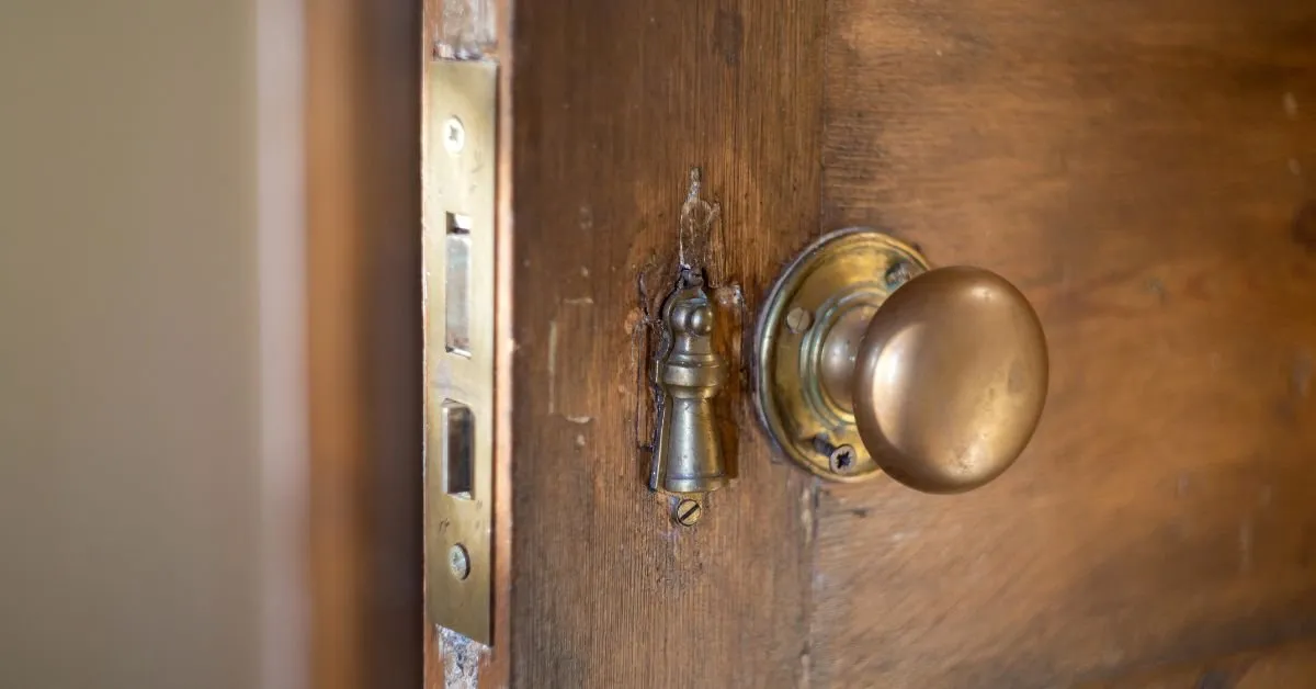 Deadbolt Won't Extend or Retract: Causes